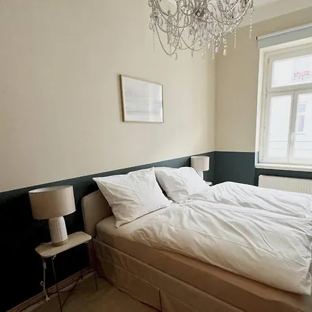 Neue, Gross & Gemuetliche Wohnung Mit Toller Anbindung Viena Exterior foto