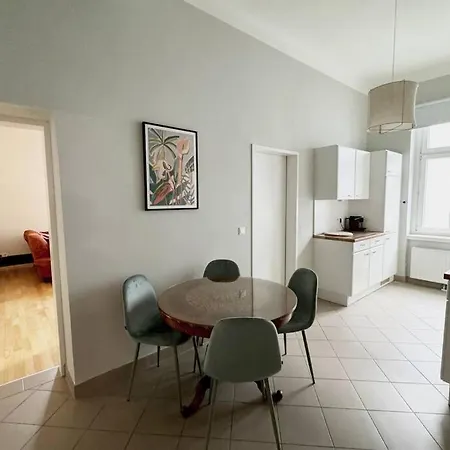 Neue, Gross & Gemuetliche Wohnung Mit Toller Anbindung Viena Exterior foto